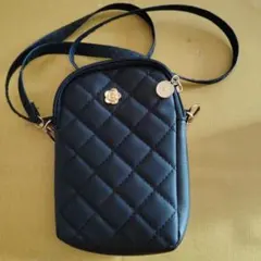 キルティング ブラック スマホショルダーバッグ