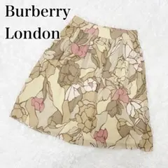 Burberry フレアスカート 花柄 シルク100% 5AP - メルカリ