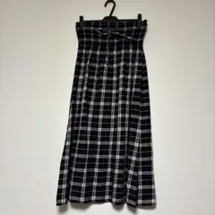 コムサイズム　黒と白のチェック柄ロングスカート