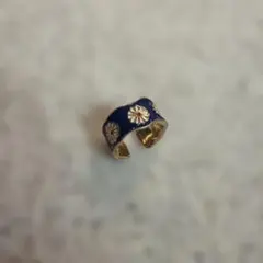 ネイビー フラワーモチーフ オープンリング