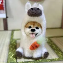 来年の干支　午の着ぐるみ姿のちっちゃな 柴犬ちゃん（羊毛フェルト）白