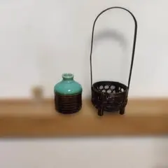 ストライプ模様の花瓶とスタンドセット