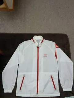 adidas ヤッケ （ウィンドブレーカー）