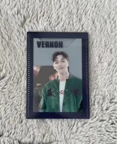 seventeen セブチ　ミュージアム　バーノン　ケース入りステッカー
