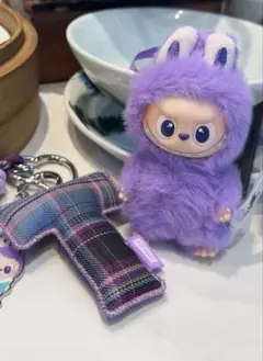 POP MART ラブブ PIN FOR LOVEシリーズ T