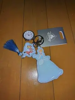 ディズニー シンデレラ 時計付き キーチェーン