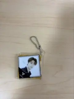 SEVENTEEN DINO アクリルキーホルダー
