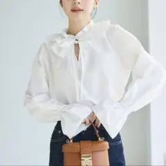 トゥエンティーズ 《メリーがまた嫉妬している》 ブラウス - メルカリ
