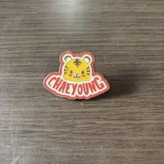 TWICE チェヨン ピンバッジ