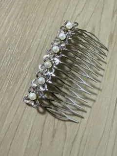 エレガントな花モチーフヘアコーム