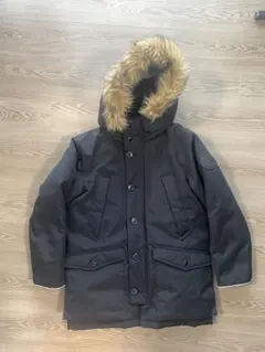 黒いダウンコート ファー付きフード