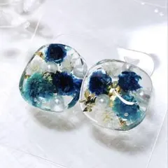 レジンピアス　ブルー　ドライフラワー　パール　ハンドメイド【匿名配送】