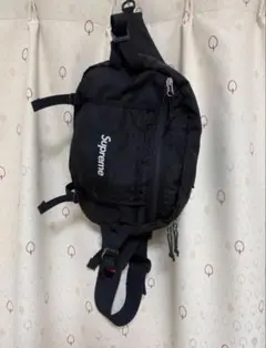 シュプリーム ボディバッグ