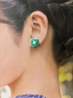 《金属アレルギー対応》菜の花のピアス　水引アクセサリー　エメラルドグリーン