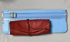 レザー ロールペンケース / メガネケース 赤 スエード調裏地