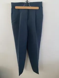デプレ　テーパードパンツ