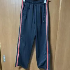 Nike ダークグレー サイドストライプ ジャージパンツ