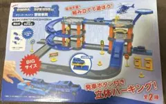 新品　タワーパーキング　警察車両　ヘリコプターとミニカー２台付き