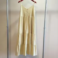 ユニクロ ティアードキャミソールワンピース ベージュ Ｍサイズ 夏服 リゾート