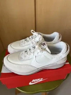 NIKE スニーカー　ウィメンズワッフルデビュー　US8 25㎝