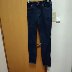 ダークブルーデニムパンツ