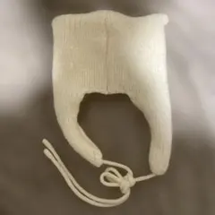 耳あて付きホワイトニット帽