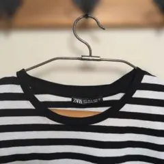ZARA ボーダー ノースリーブ トップス