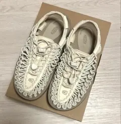 KEEN ユニーク サンダル　アイボリー24.5cm