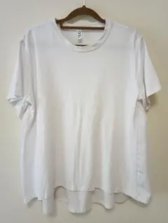 Tシャツカットソー　白