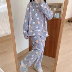 花柄と桃柄のルームウェア・パジャマ　フリース素材　フリーサイズ