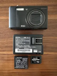 x*n様 RICOH R10 コンパクトデジタルカメラ Amazon.co.jp: RICOH Digital Camera R10 Black R10BK : Electronics