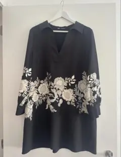 ZARA 花柄プリント　オーバーサイズ　長袖チュニック ブラック　Sのサムネイル