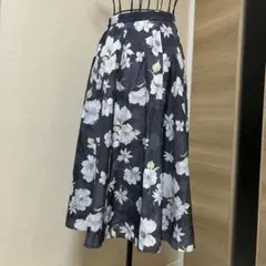 花柄フレアスカート ひざ丈 黒