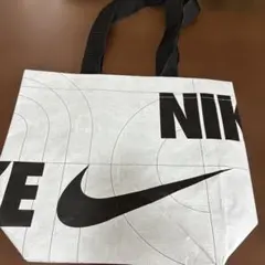 ナイキ　ショッパーのサムネイル