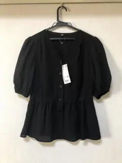 UNIQLO ブラック ペプラムブラウス S