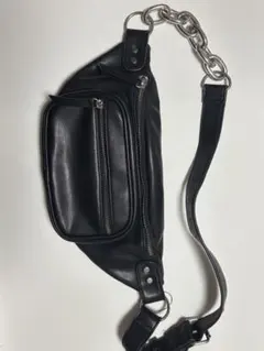 Bershkaショルダーバッグ