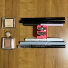 アイシャドウ2個+アイライナー3本+アイブロー3品+シャープナーセット