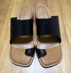【新品・室内試着のみ】アングリット ungrid アシメデザインヒールサンダルのサムネイル