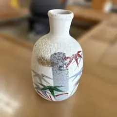 竹と紅葉の装飾陶器花瓶　酒器かもしれません
