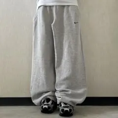 スウェットパンツ ストリート