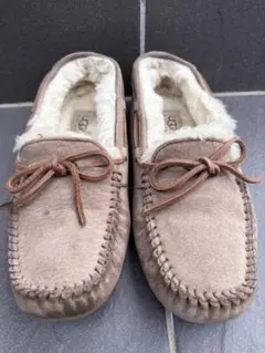 UGG モカシン スリッポン オレンジ - メルカリ