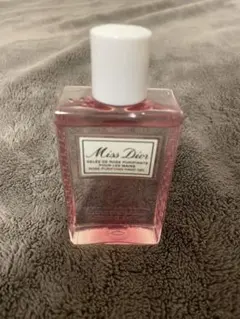 Miss Dior ローズパーフューミングハンドジェル