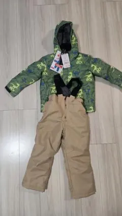 新品未使用！恐竜柄フード付きジャケットとパンツセット