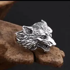 狼　オオカミ　ウルフモチーフ　シルバーリング