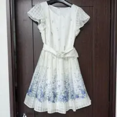 レッセパッセ♡花柄 フリル袖 ひざ丈ワンピース 半袖 白のサムネイル