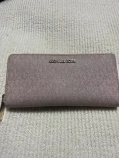 MICHAEL KORS ピンクベージュラウンド長財布のサムネイル