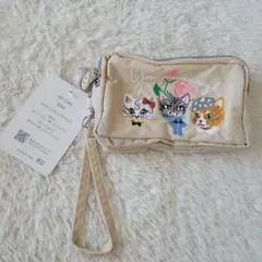 ねこ刺繍　ストラップ付きポーチ　ベージュ　化粧ポーチ　小銭入れ