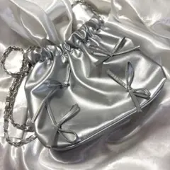 シルバー ギャザー付き ハンドバッグ　ポケットあり　がま口