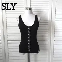 SLY スライ　Y2K ヴィンテージ センタージップ ビジュー　タンクトップのサムネイル