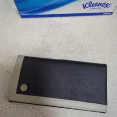 黒とグレーの長財布のサムネイル